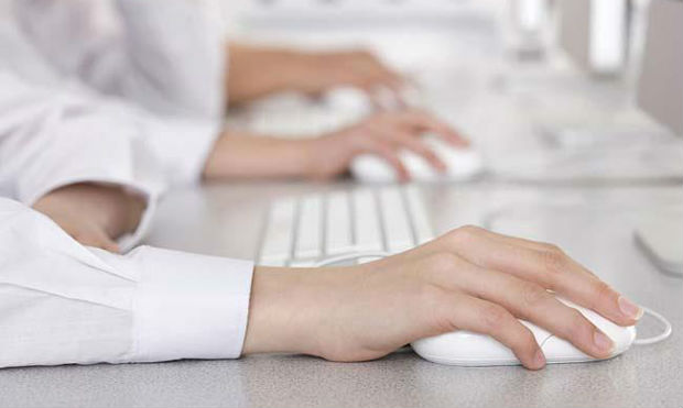 merginos studijuojančios programavimą